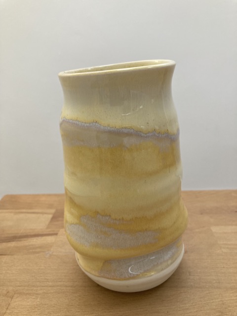 Lot 71 Vanessa Chen @vanessachenceramics	Spring' vase	ceramic 	16cm	reserve &pound;10